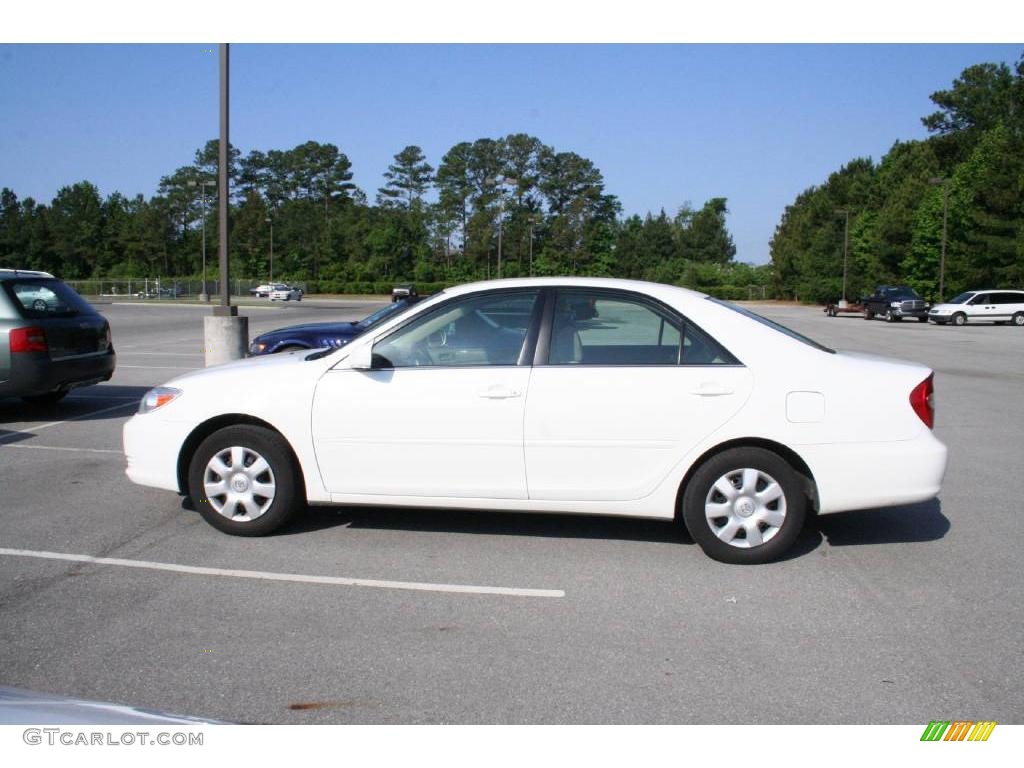 2004 Camry LE - Super White / Taupe photo #7