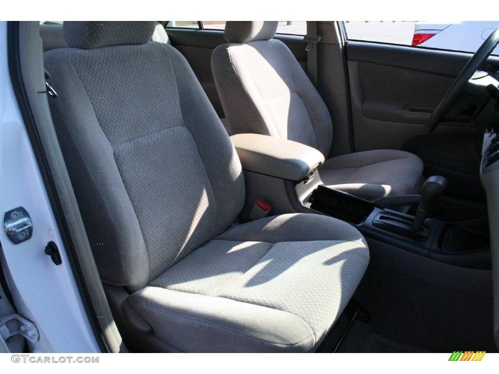 2004 Camry LE - Super White / Taupe photo #13