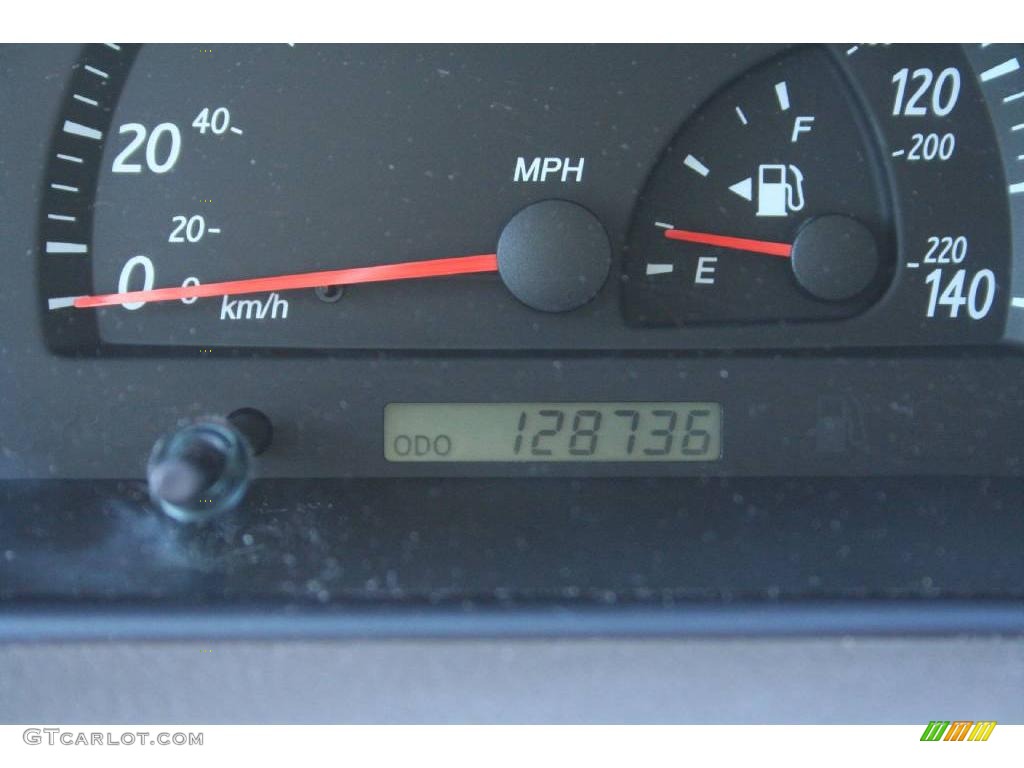 2004 Camry LE - Super White / Taupe photo #16