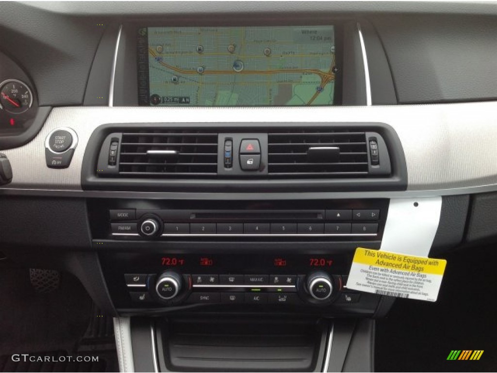 2014 BMW M5 Sedan Controls Photo #91771683