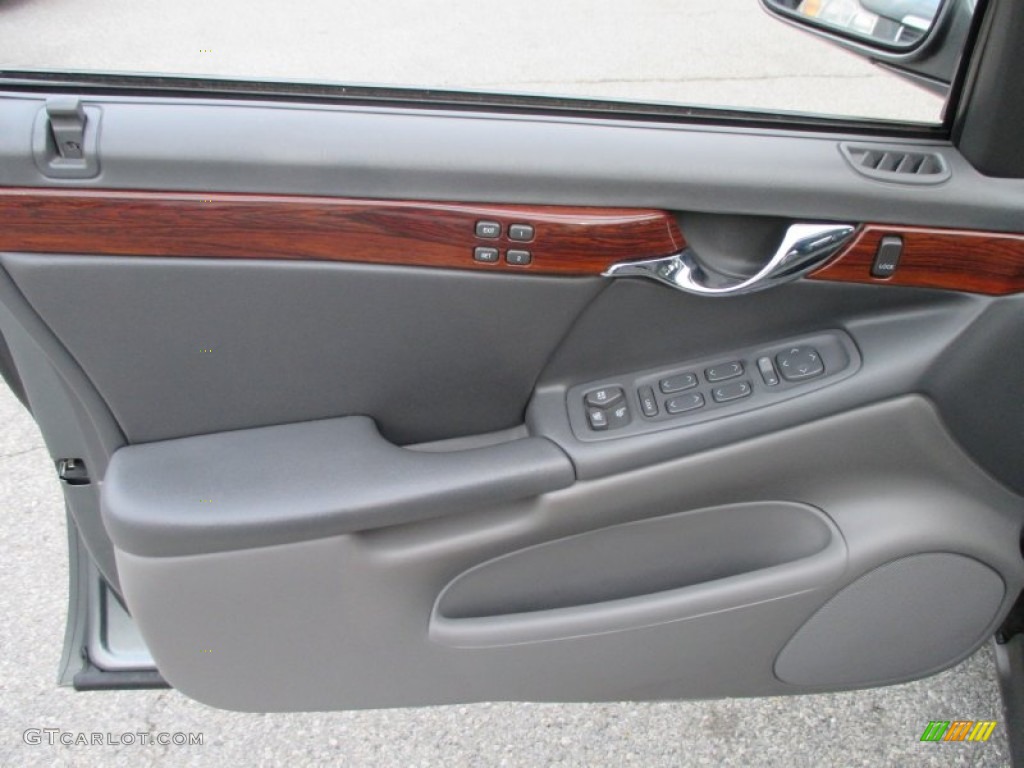 2003 Cadillac DeVille Sedan Dark Gray Door Panel Photo #91772607