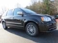 2014 Brilliant Black Crystal Pearl Chrysler Town & Country Touring-L  photo #4