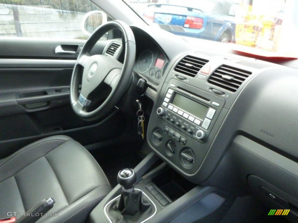 2009 Volkswagen Jetta SE SportWagen Anthracite Dashboard Photo #91787600