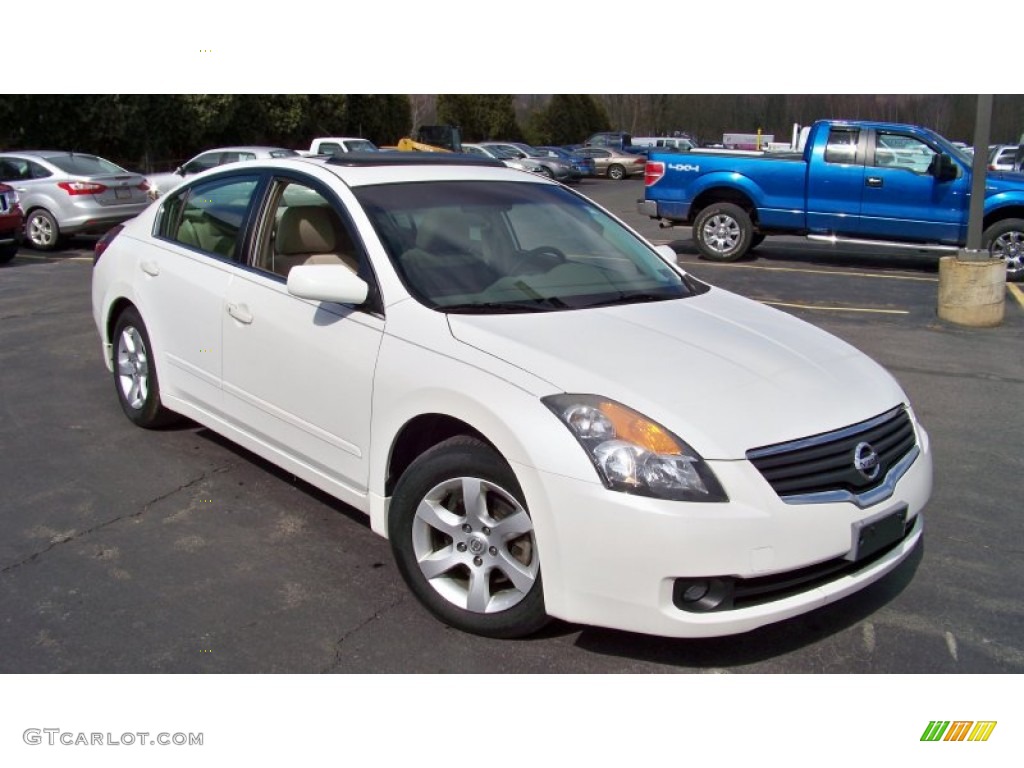 2007 Altima 2.5 S - Winter Frost Pearl / Blond photo #3