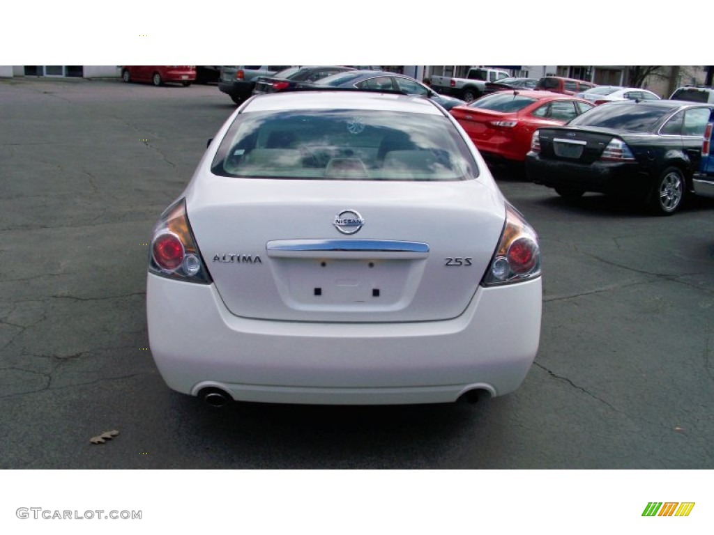 2007 Altima 2.5 S - Winter Frost Pearl / Blond photo #6
