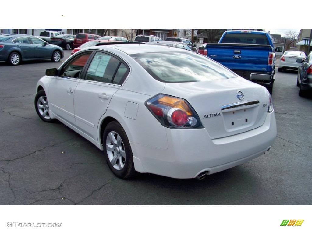 2007 Altima 2.5 S - Winter Frost Pearl / Blond photo #7