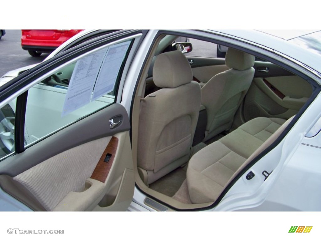 2007 Altima 2.5 S - Winter Frost Pearl / Blond photo #15