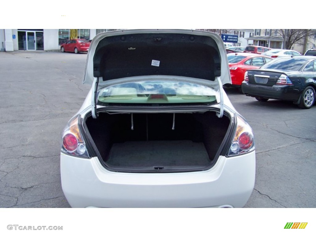 2007 Altima 2.5 S - Winter Frost Pearl / Blond photo #17