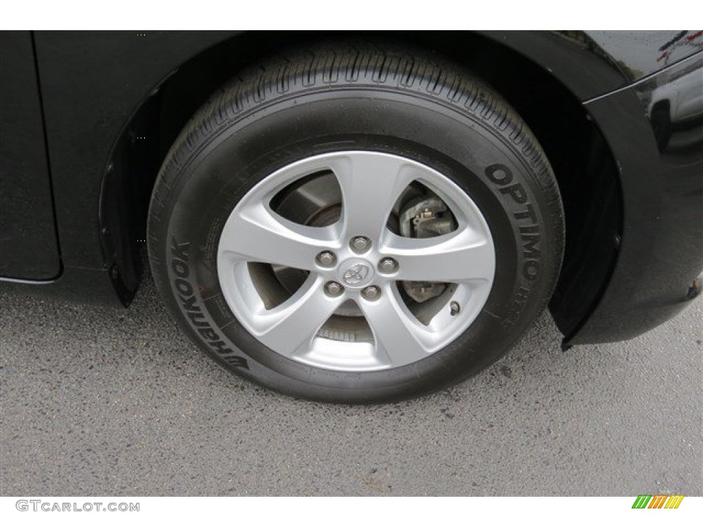 2013 Toyota Sienna LE Wheel Photos
