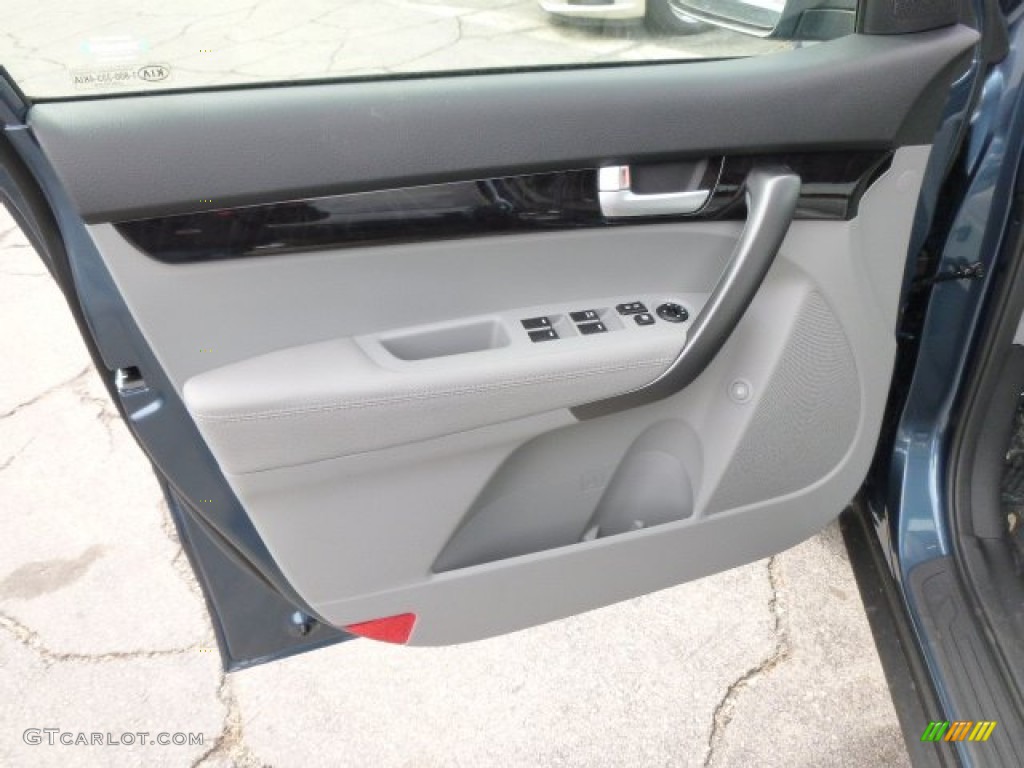 2015 Kia Sorento LX AWD Gray Door Panel Photo #91796603