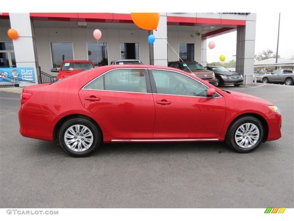 2013 Camry LE - Barcelona Red Metallic / Ivory photo #8