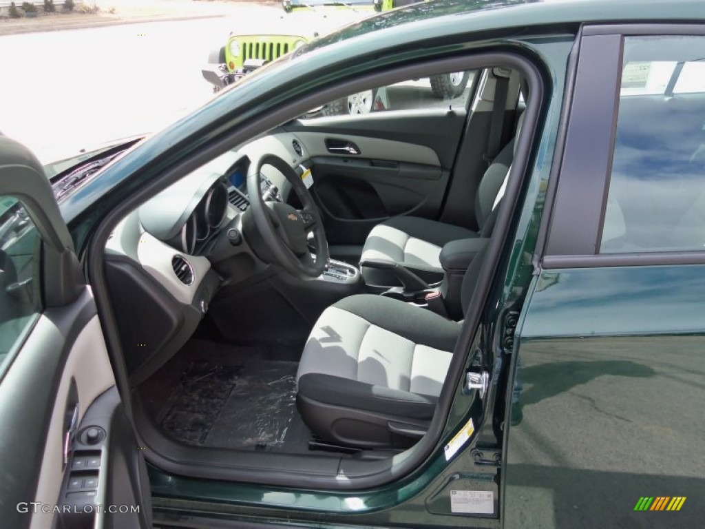 2014 Cruze LS - Rainforest Green Metallic / Jet Black/Medium Titanium photo #8
