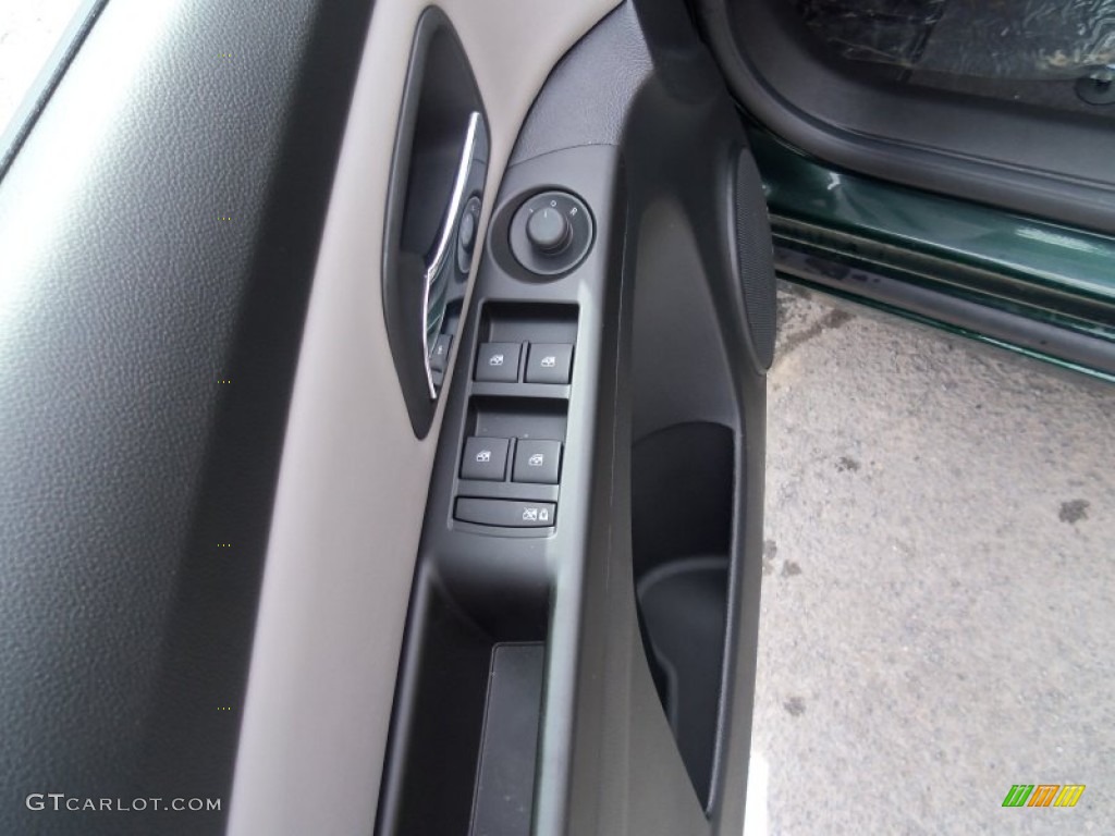2014 Cruze LS - Rainforest Green Metallic / Jet Black/Medium Titanium photo #9