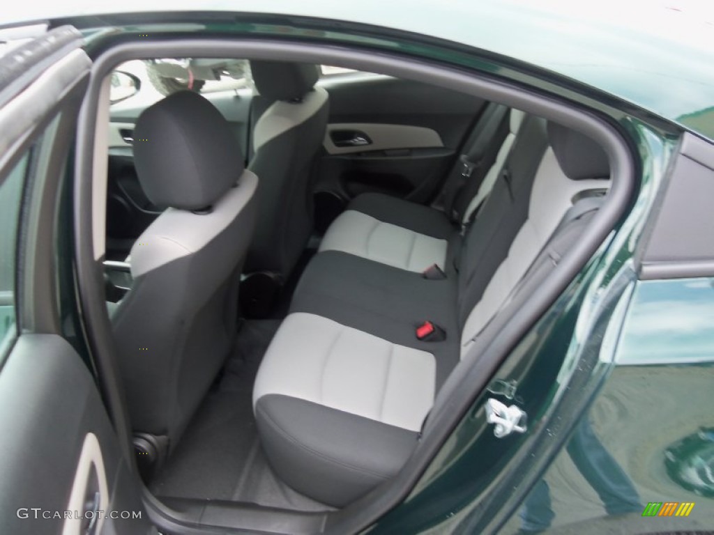 2014 Cruze LS - Rainforest Green Metallic / Jet Black/Medium Titanium photo #16