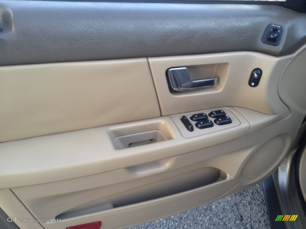 2002 Sable GS Sedan - Arizona Beige Metallic / Medium Parchment photo #23