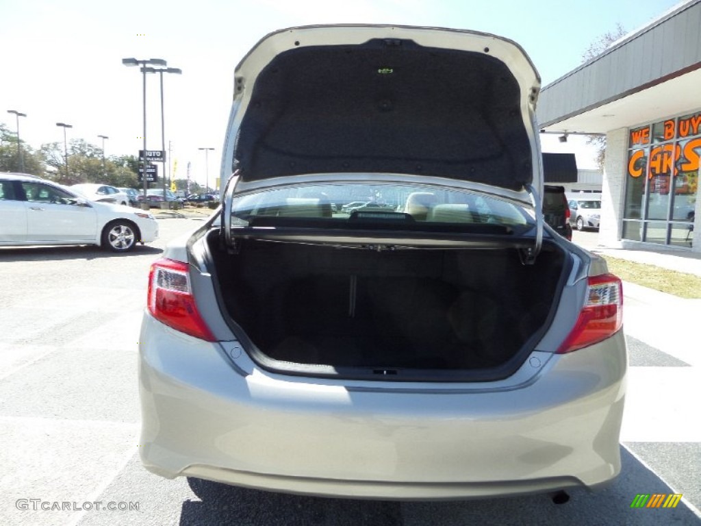 2013 Camry LE - Champagne Mica / Ivory photo #5