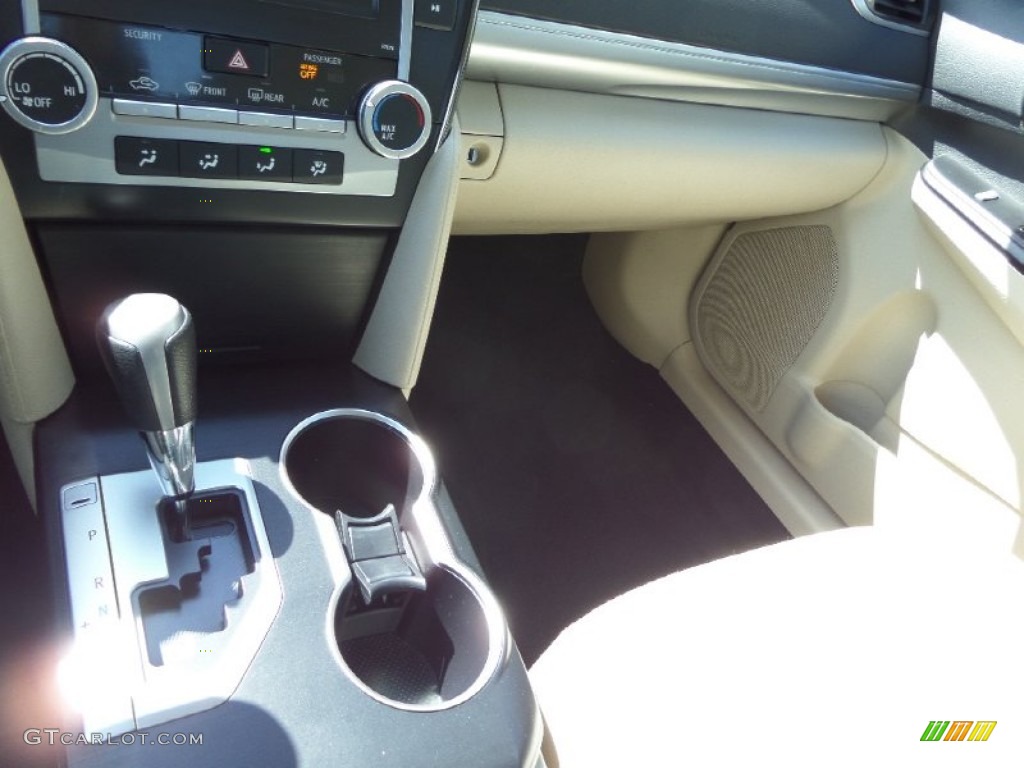 2013 Camry LE - Champagne Mica / Ivory photo #19