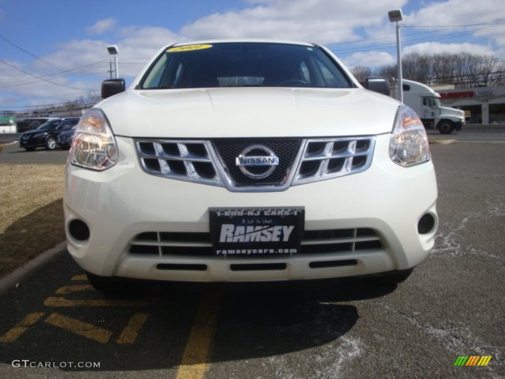 2011 Rogue S AWD - Pearl White / Black photo #2