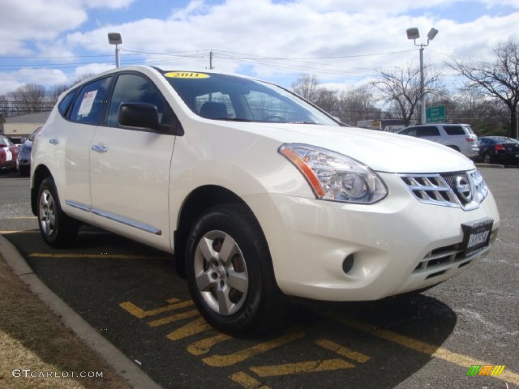 2011 Rogue S AWD - Pearl White / Black photo #3