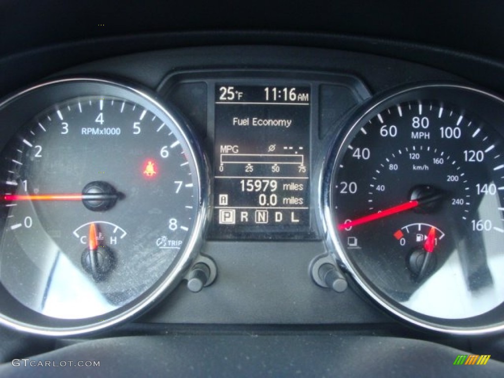 2011 Rogue S AWD - Pearl White / Black photo #10