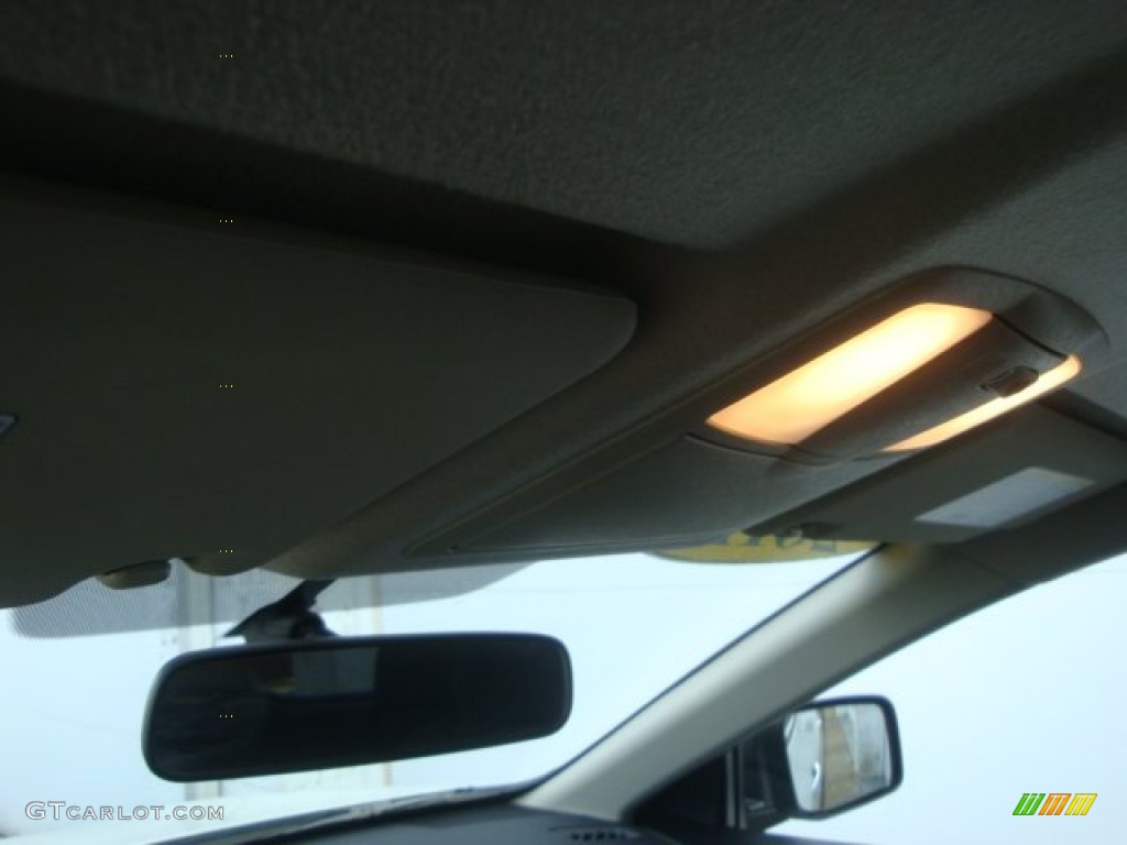 2011 Rogue S AWD - Pearl White / Black photo #21
