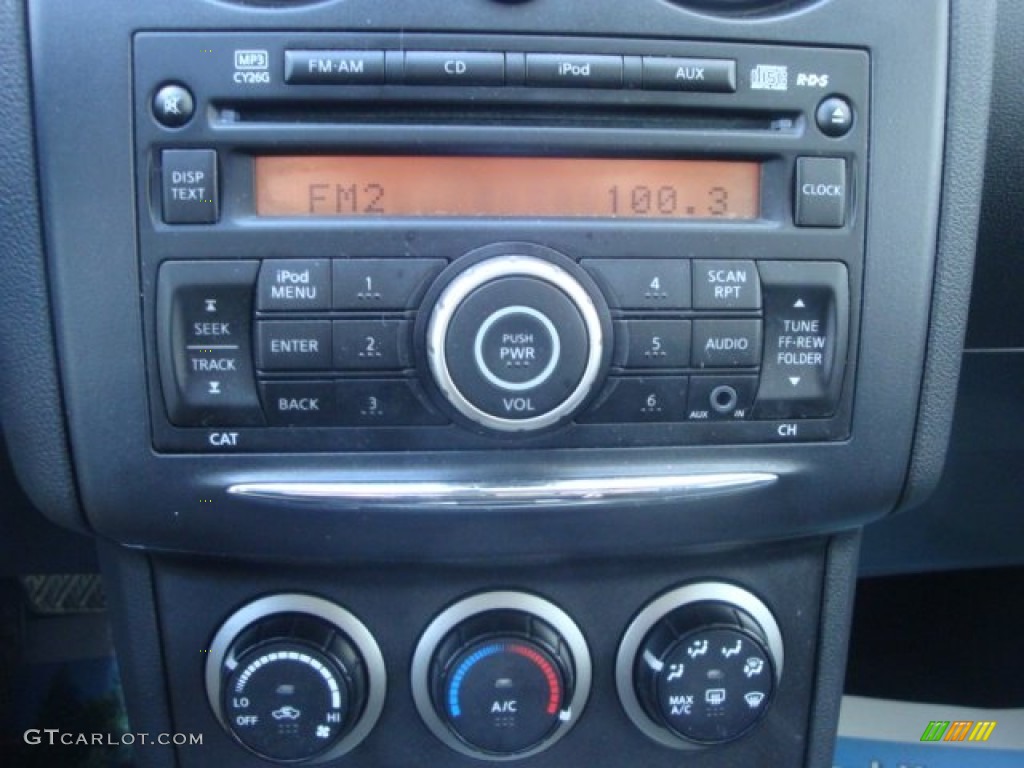 2011 Rogue S AWD - Pearl White / Black photo #23