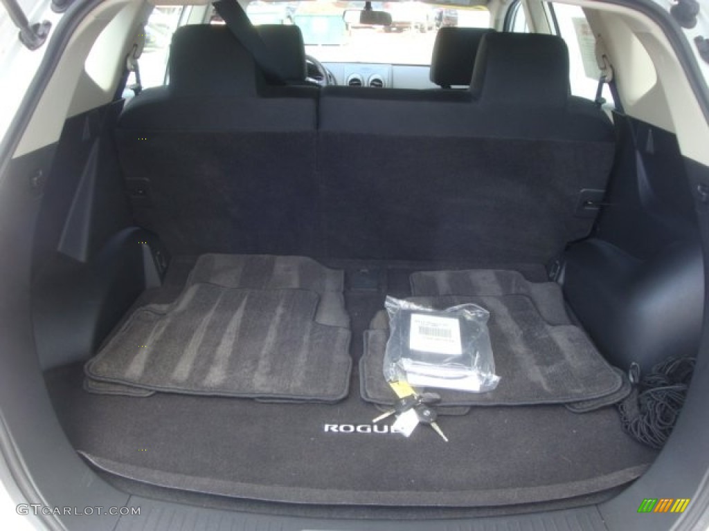 2011 Rogue S AWD - Pearl White / Black photo #27