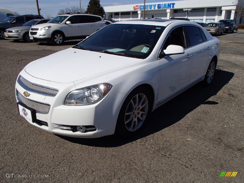 Summit White Chevrolet Malibu