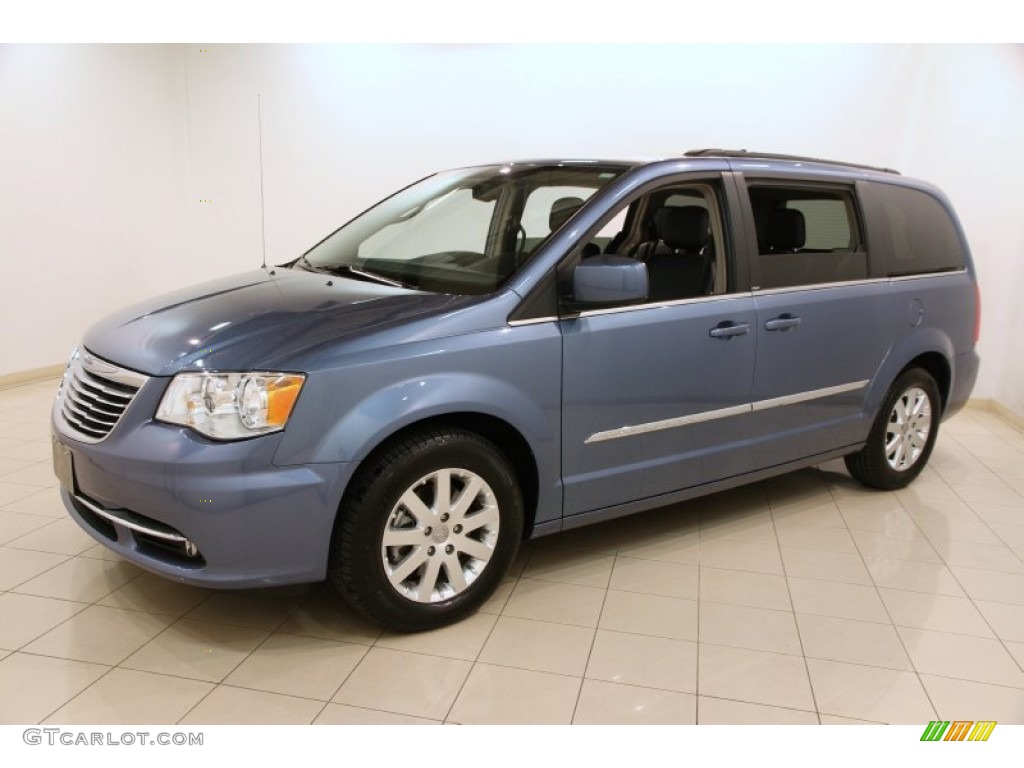 Sapphire Crystal Metallic 2012 Chrysler Town & Country Touring Exterior Photo #91815607