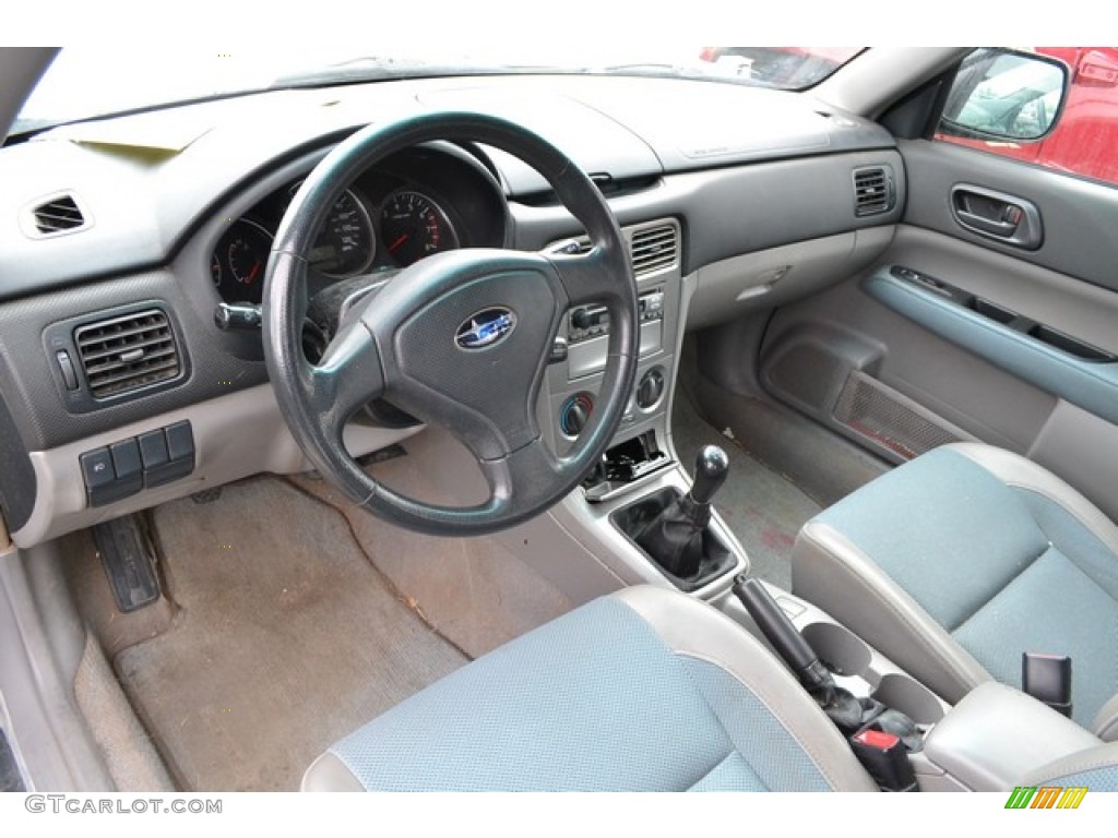 Gray Interior 2005 Subaru Forester 2.5 X Photo #91820462