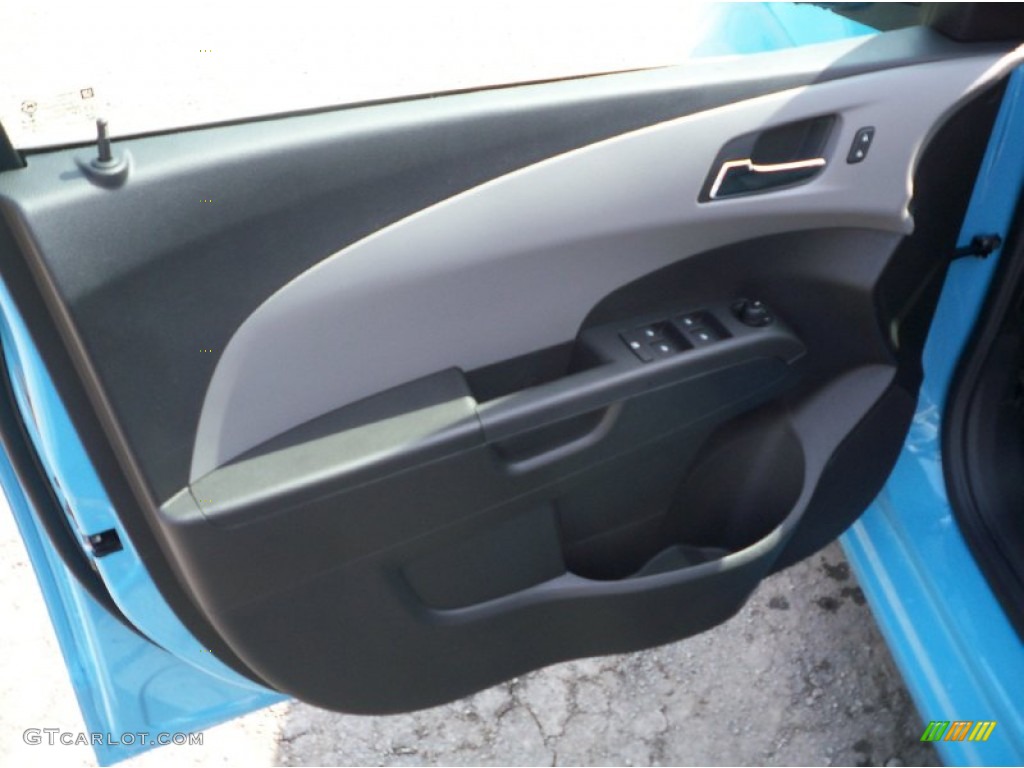 2014 Chevrolet Sonic LT Hatchback Door Panel Photos