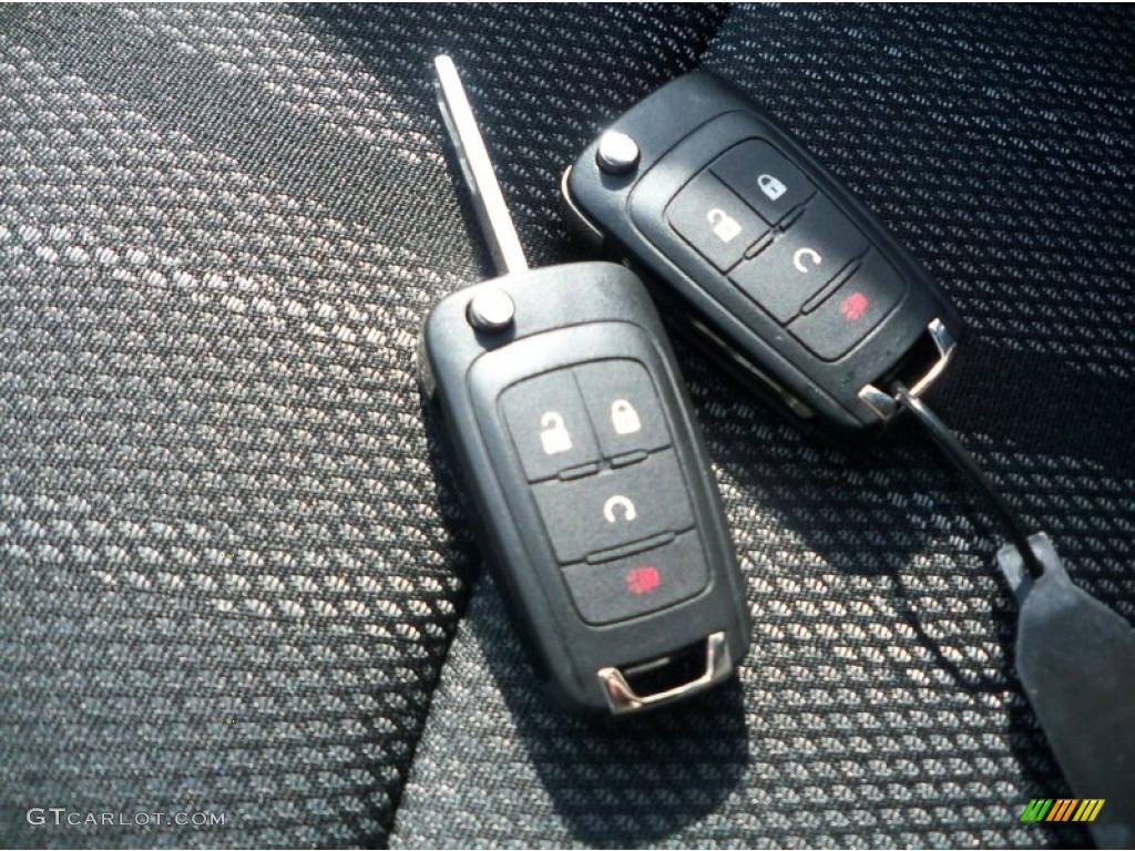 2014 Chevrolet Sonic LT Hatchback Keys Photos