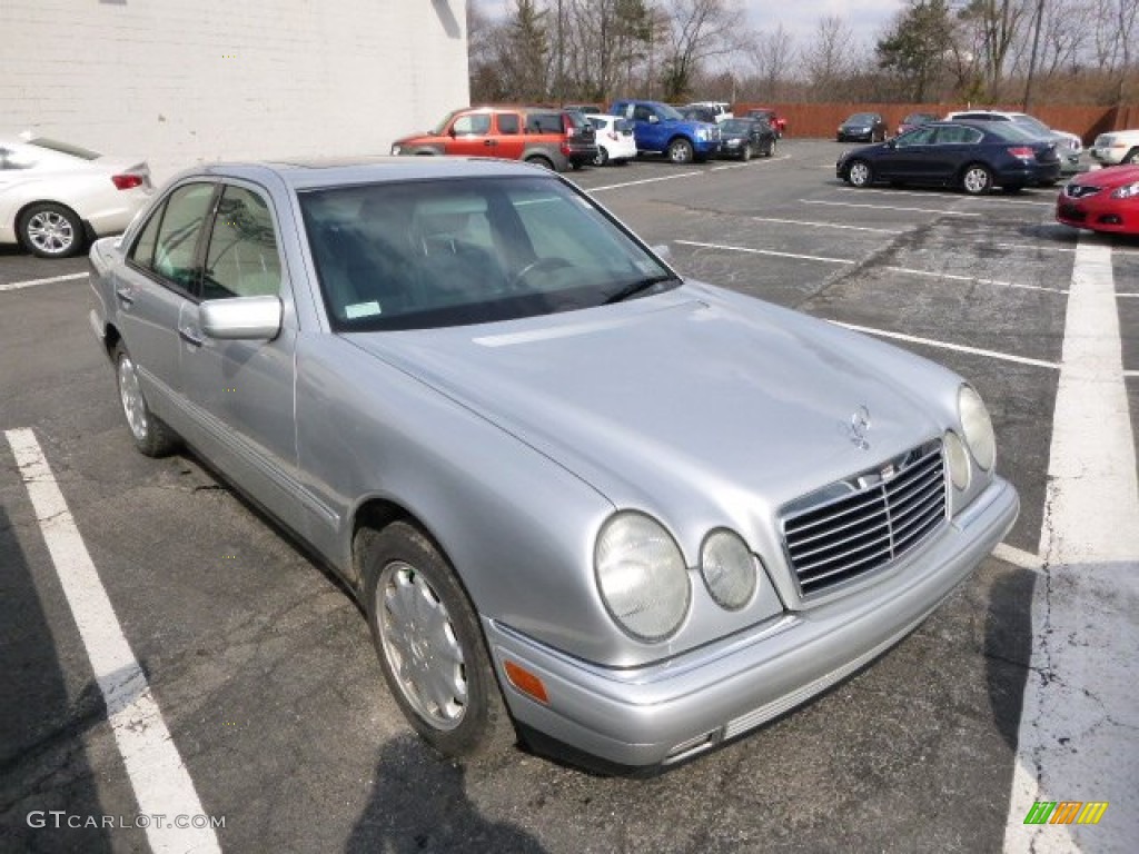 Brilliant Silver Metallic Mercedes-Benz E