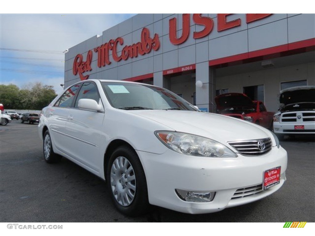 2005 Camry XLE - Super White / Taupe photo #1