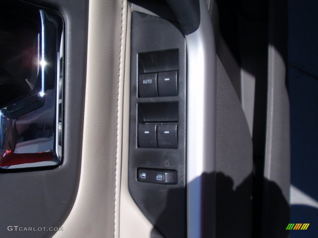 2014 Edge SE - Oxford White / Medium Light Stone photo #29