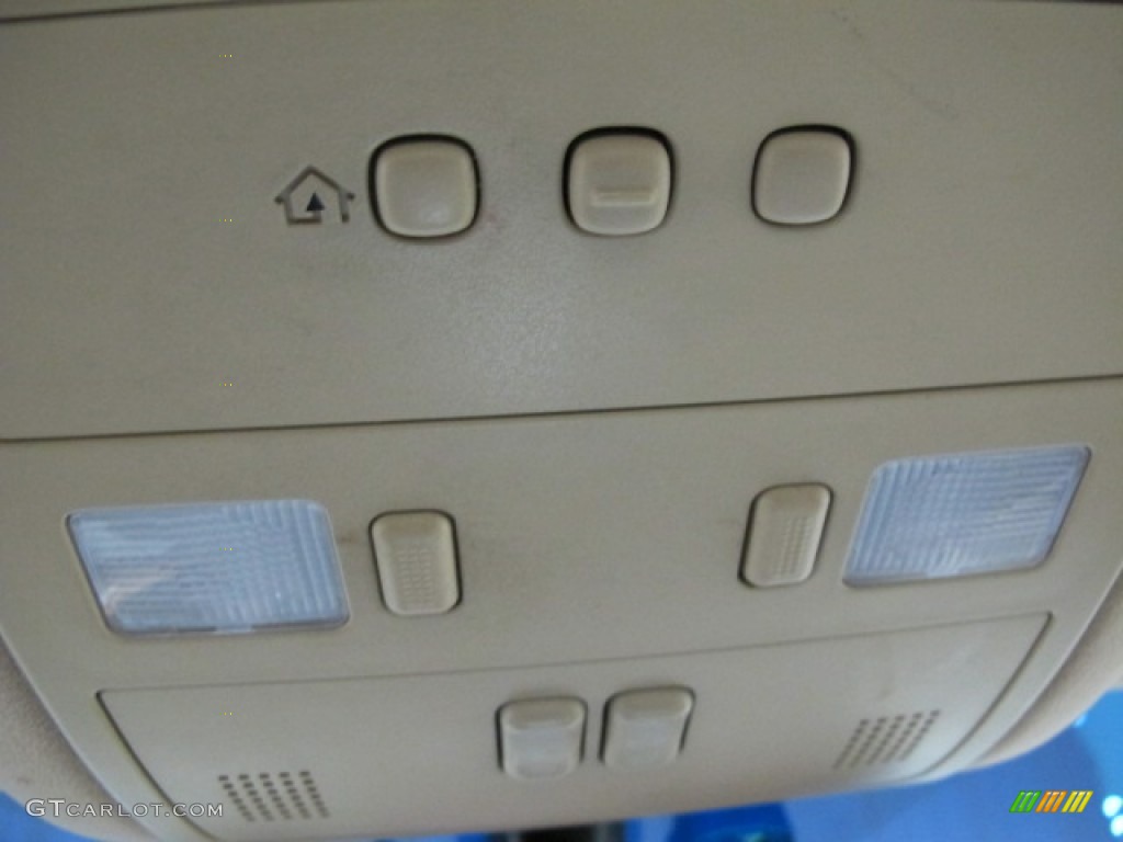 2005 STS 4 V8 AWD - White Diamond / Cashmere photo #34