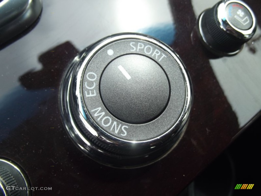 2013 Infiniti M 37x AWD Sedan Controls Photos