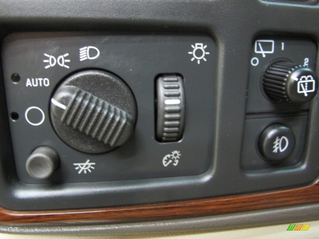 2003 Escalade AWD - Silver Sand / Shale photo #27
