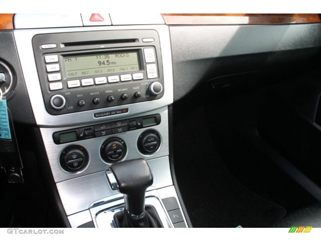 2008 Passat Lux Sedan - Reflex Silver / Black photo #17