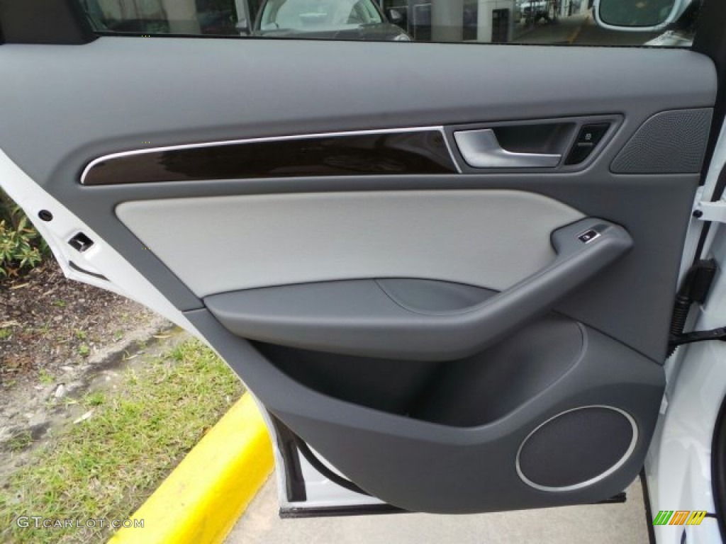 2014 Audi Q5 2.0 TFSI quattro Titanium Gray Door Panel Photo #91858343