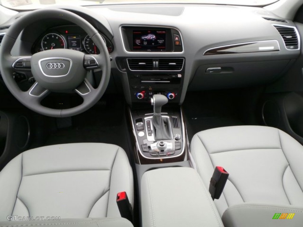 2014 Audi Q5 2.0 TFSI quattro Titanium Gray Dashboard Photo #91858397