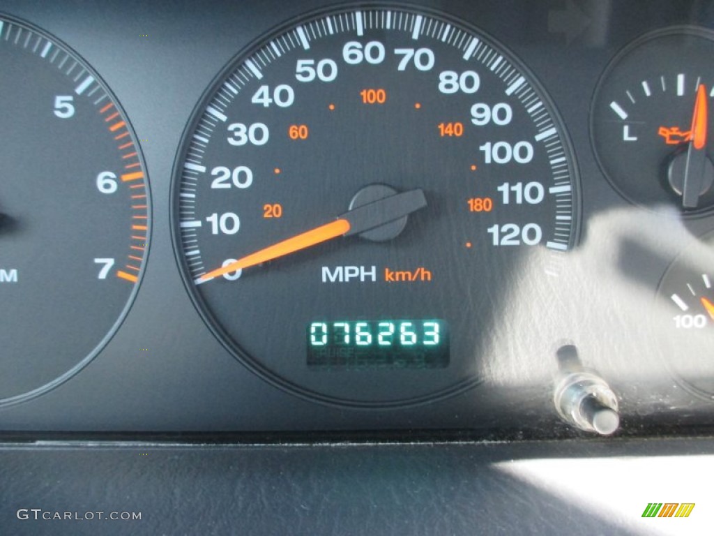 2004 Grand Cherokee Laredo 4x4 - Deep Beryl Green Pearl / Dark Slate Gray photo #23