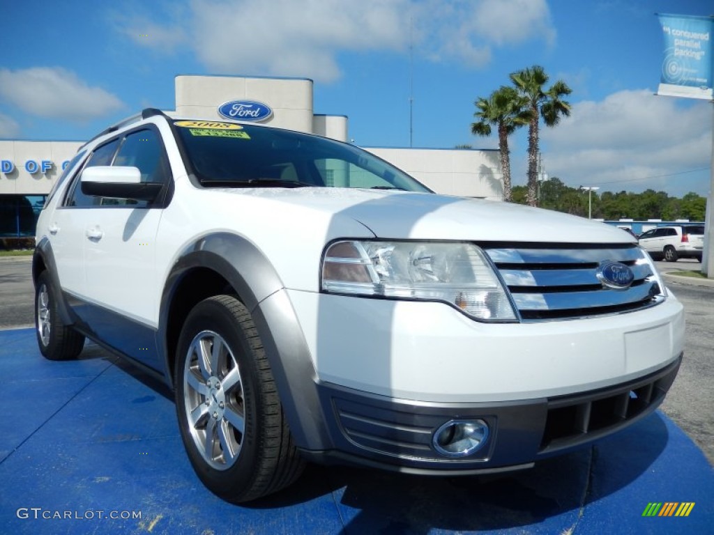 2008 Taurus X SEL - Oxford White / Medium Light Stone photo #7