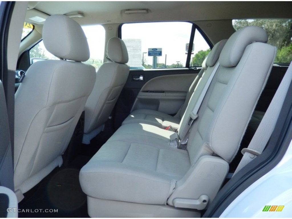 2008 Taurus X SEL - Oxford White / Medium Light Stone photo #16