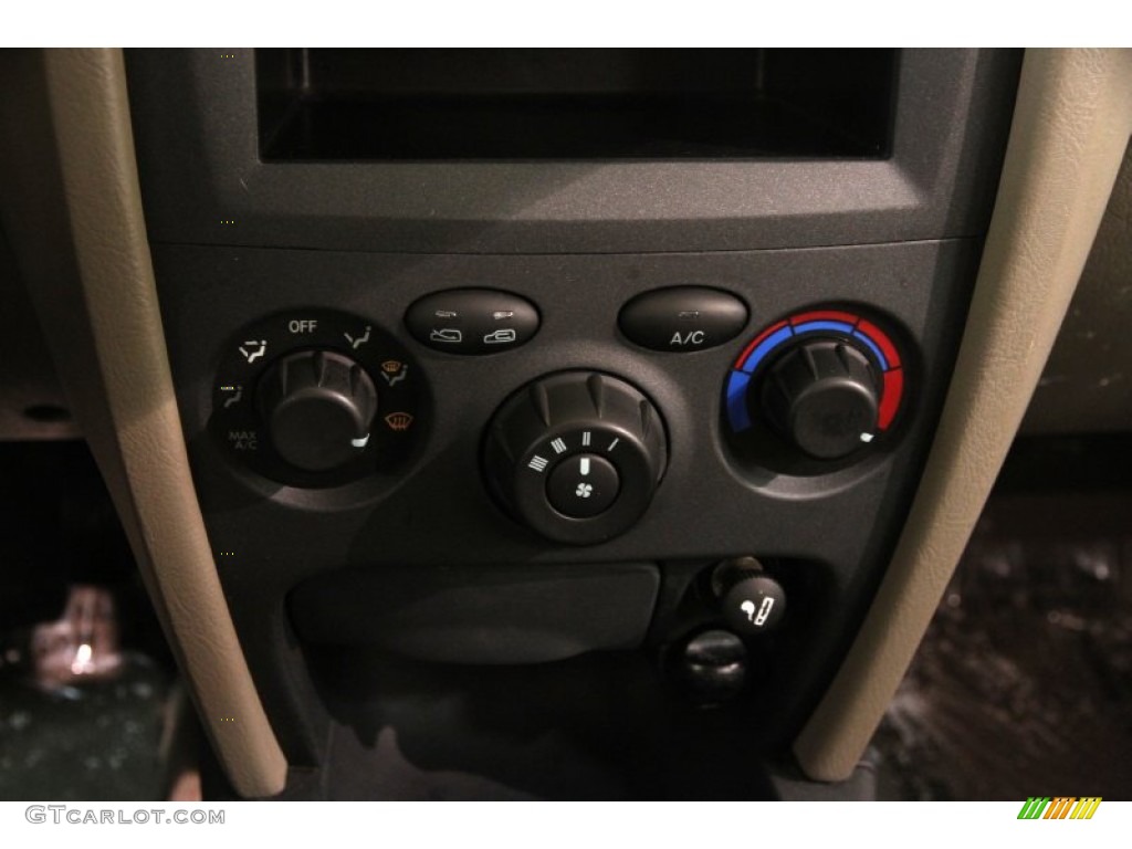 2004 Hyundai Santa Fe Standard Santa Fe Model Controls Photos