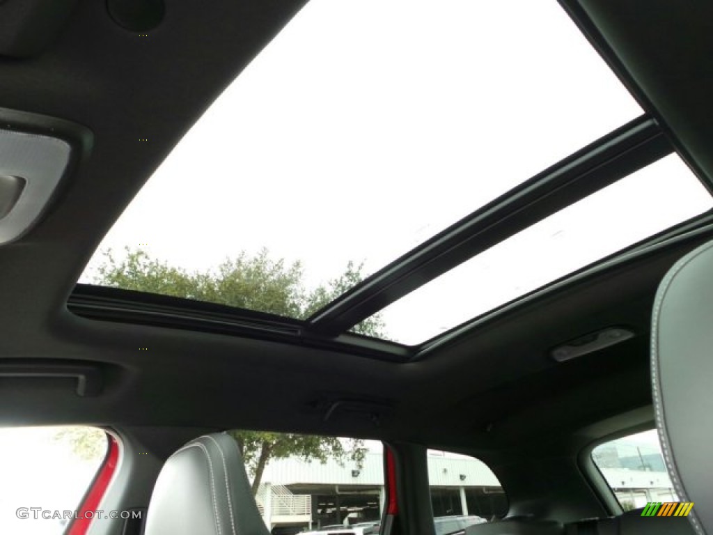 2015 Volvo XC60 T6 AWD R-Design Sunroof Photo #91877462