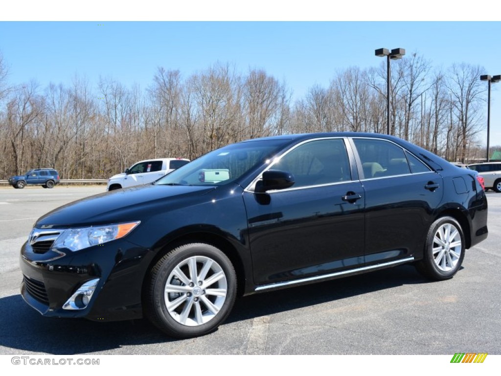 2014 Camry XLE V6 - Attitude Black Metallic / Ivory photo #3