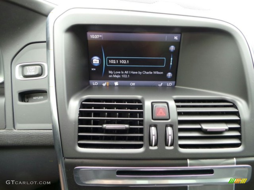 2015 Volvo XC60 T6 AWD R-Design Controls Photo #91878182