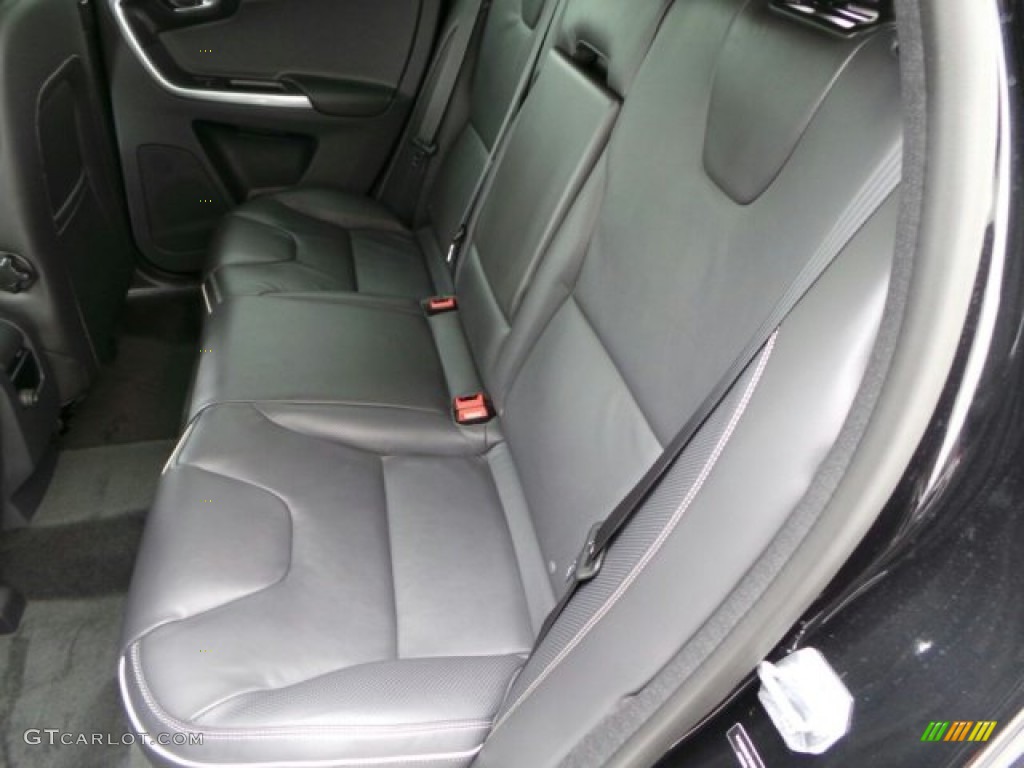 2015 Volvo XC60 T6 AWD R-Design Rear Seat Photo #91878335