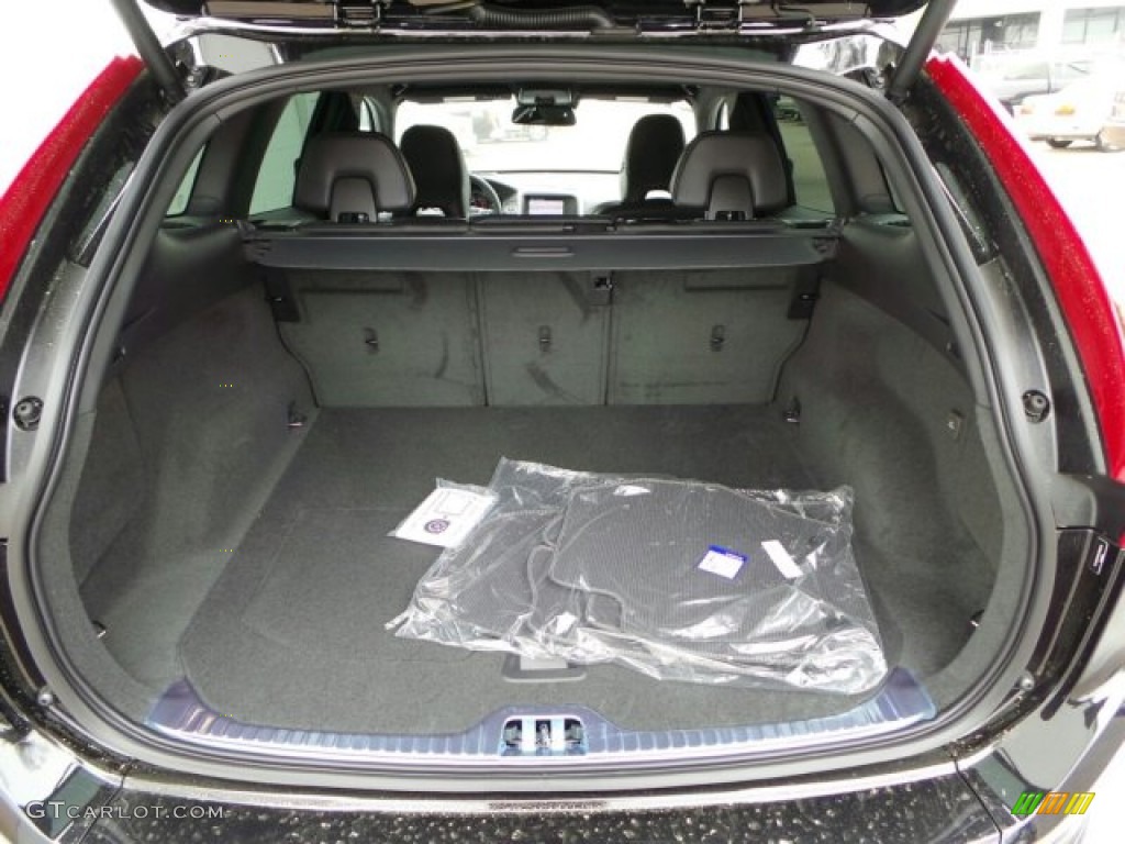 2015 Volvo XC60 T6 AWD R-Design Trunk Photo #91878419